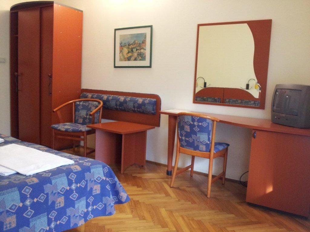 Fenyves Hotel Bekescsaba Quarto foto