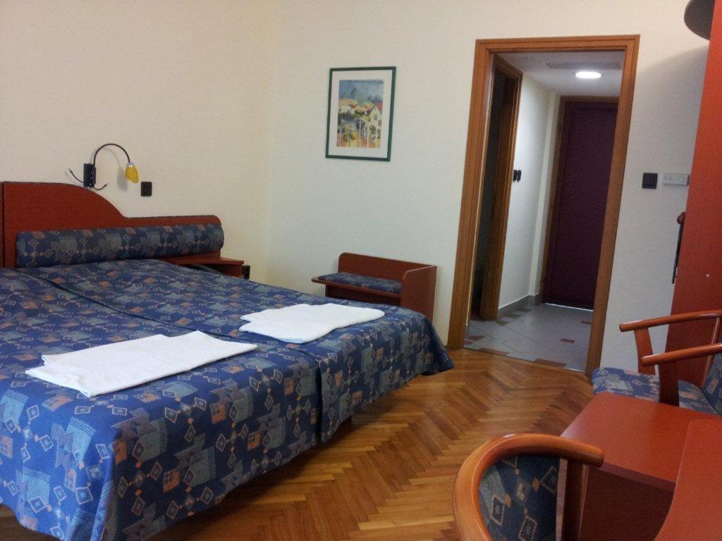 Fenyves Hotel Bekescsaba Quarto foto