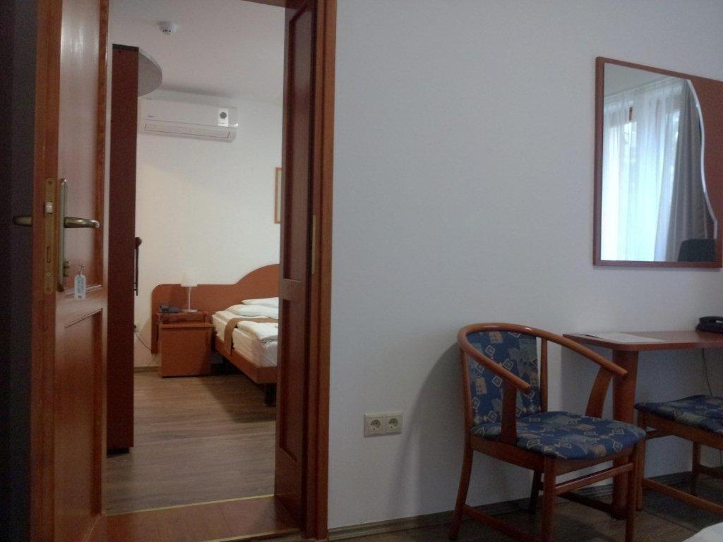 Fenyves Hotel Bekescsaba Exterior foto