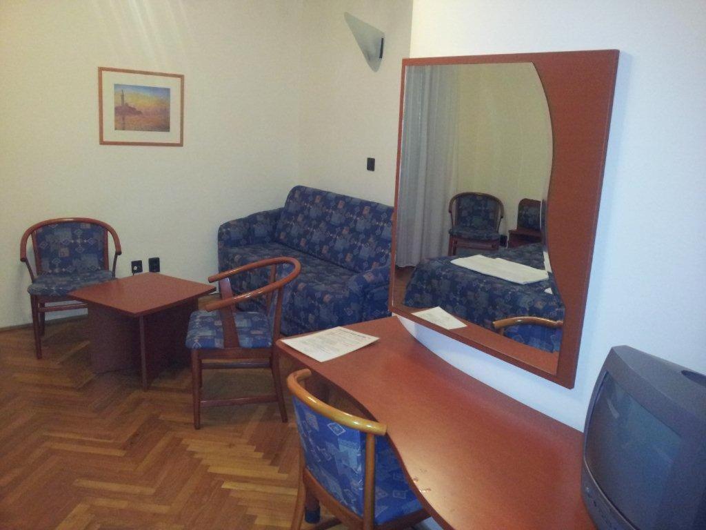 Fenyves Hotel Bekescsaba Exterior foto