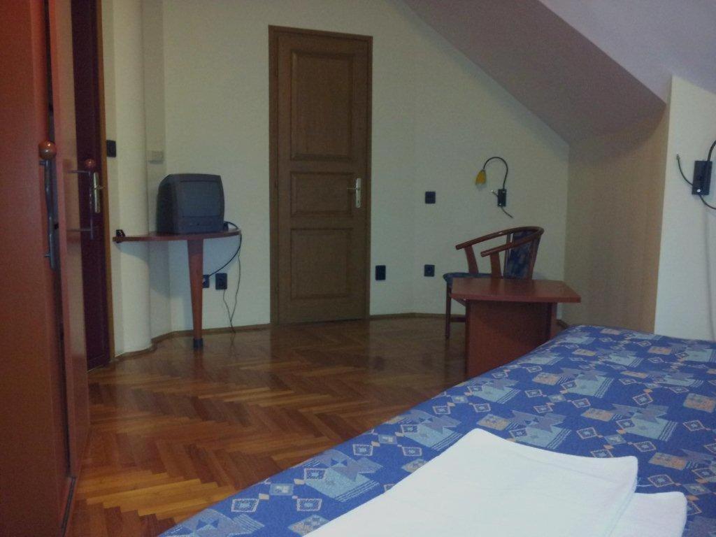 Fenyves Hotel Bekescsaba Exterior foto